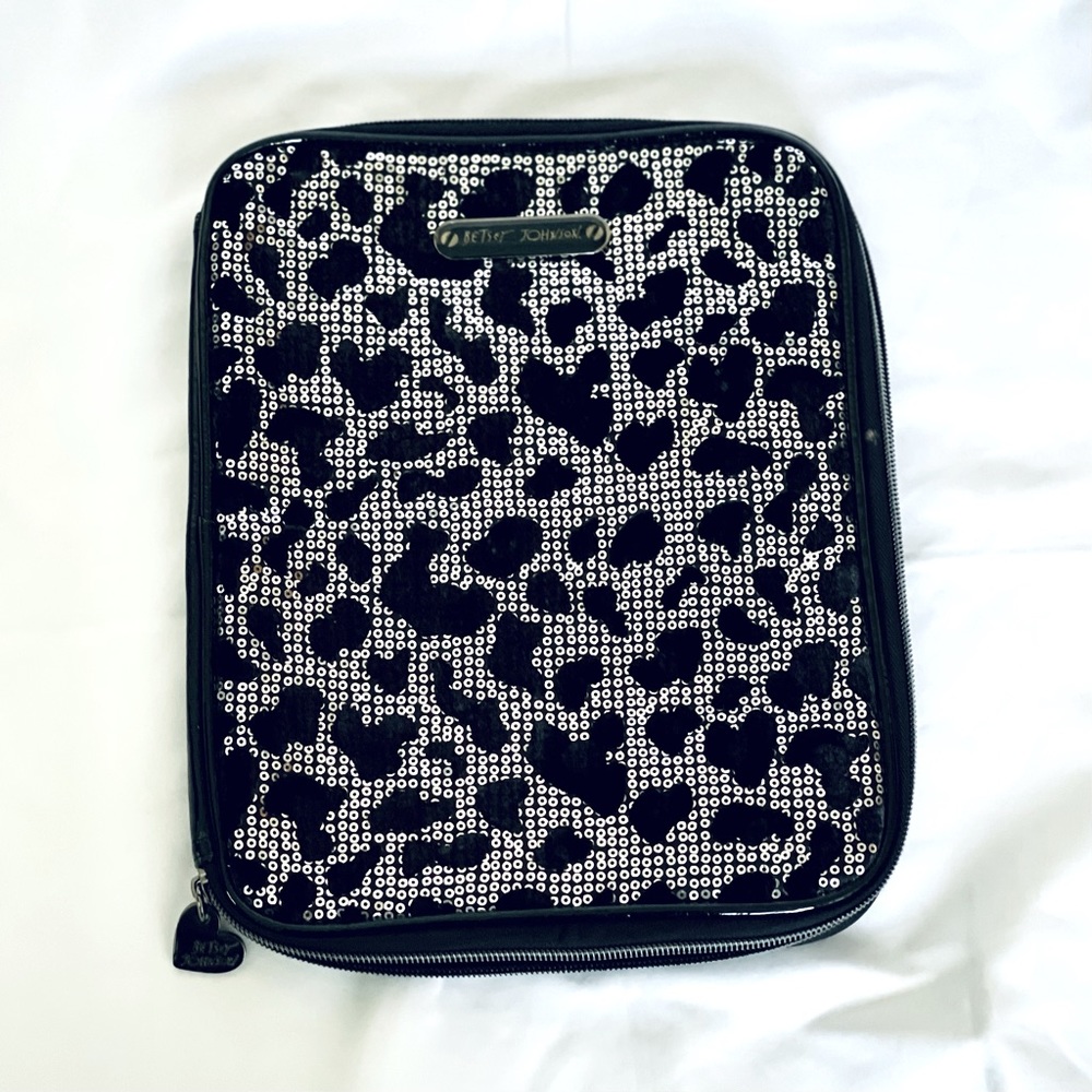 Betsey Johnson Tablet Case